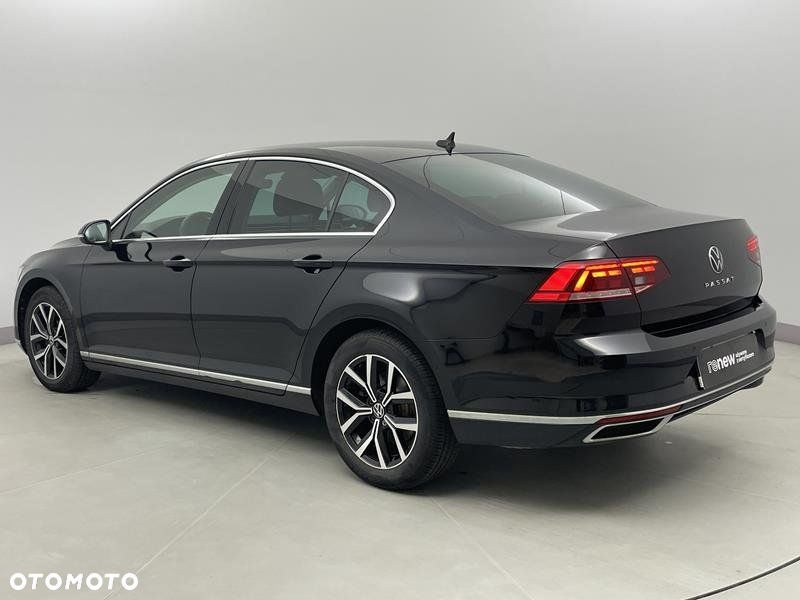 Volkswagen Passat - 2