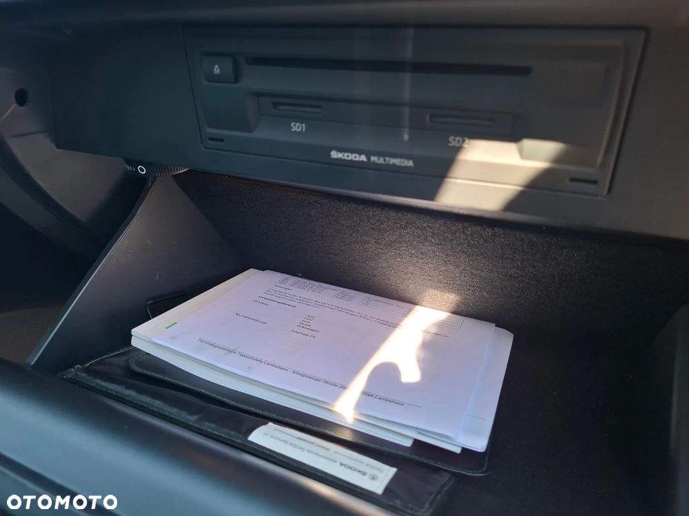 Skoda Octavia 2.0 TDI DSG RS - 33