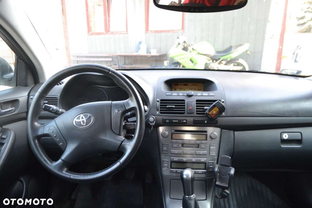 Toyota Avensis - 6
