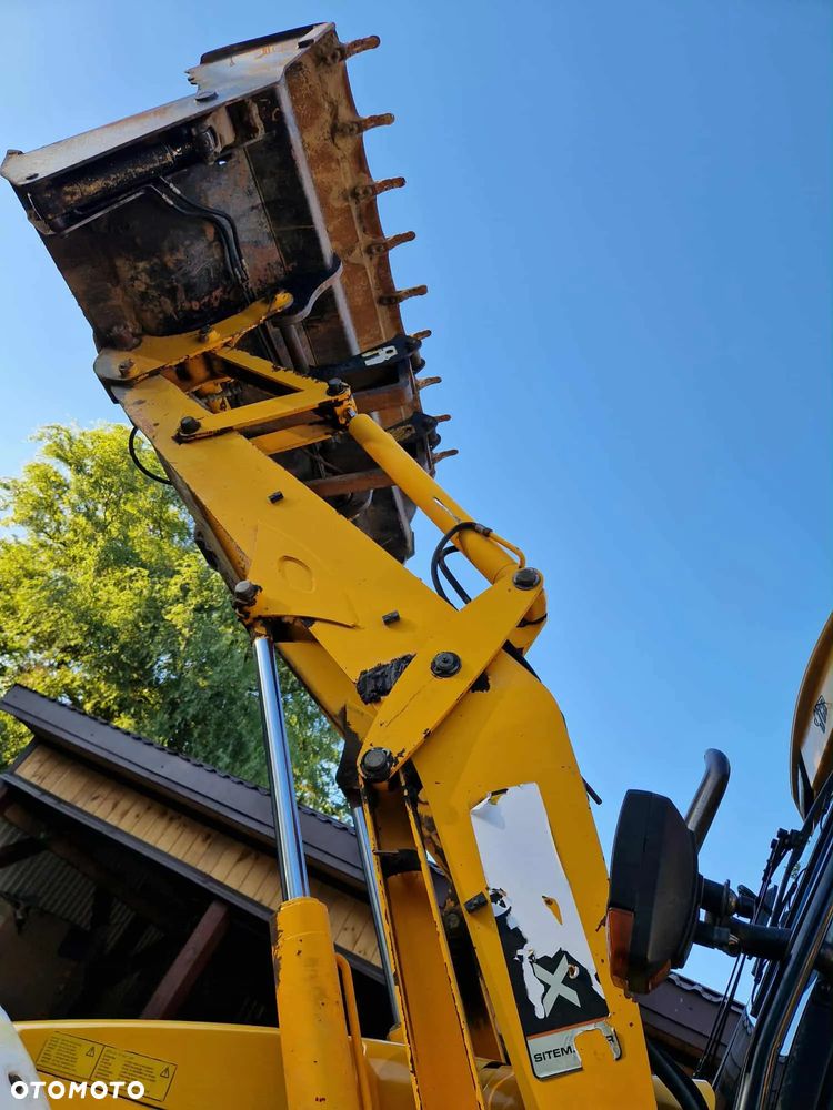 JCB 4CX - 16