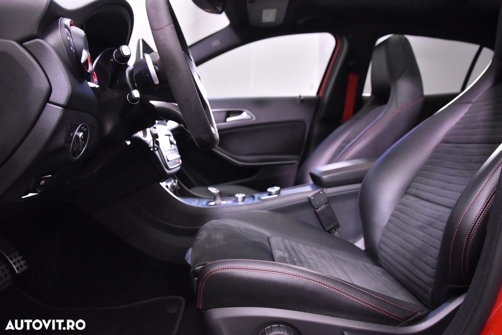 Mercedes-Benz GLA 45 AMG 4MATIC Aut. - 26