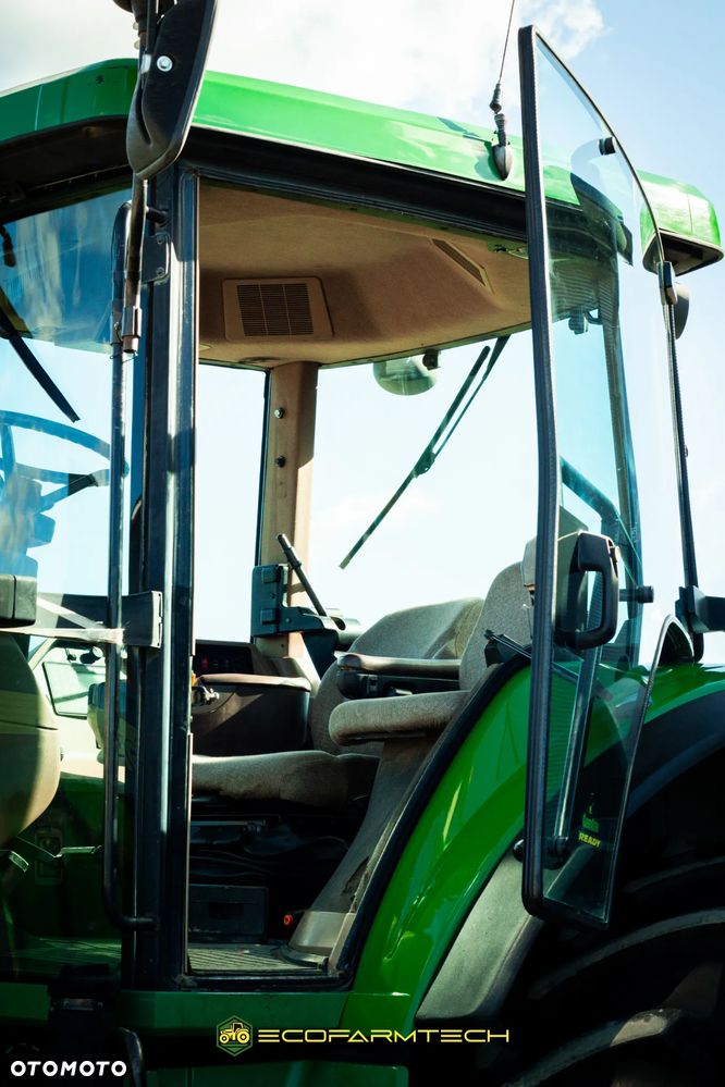 John Deere 8220 - 9
