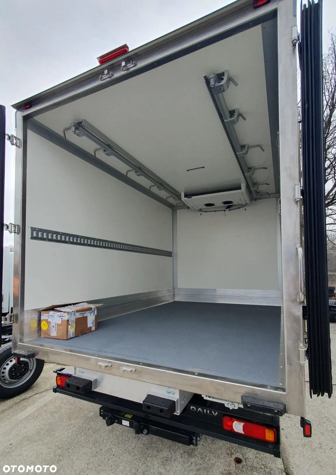 Iveco TYLKO Zabudowa chłodnia hakowa -20/+20C - 3