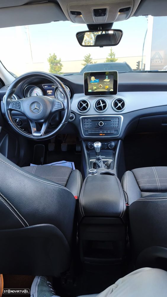 Mercedes-Benz GLA 180 CDI Urban - 18
