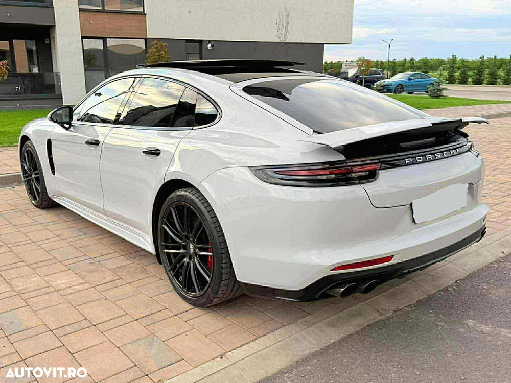 Porsche Panamera Turbo - 9
