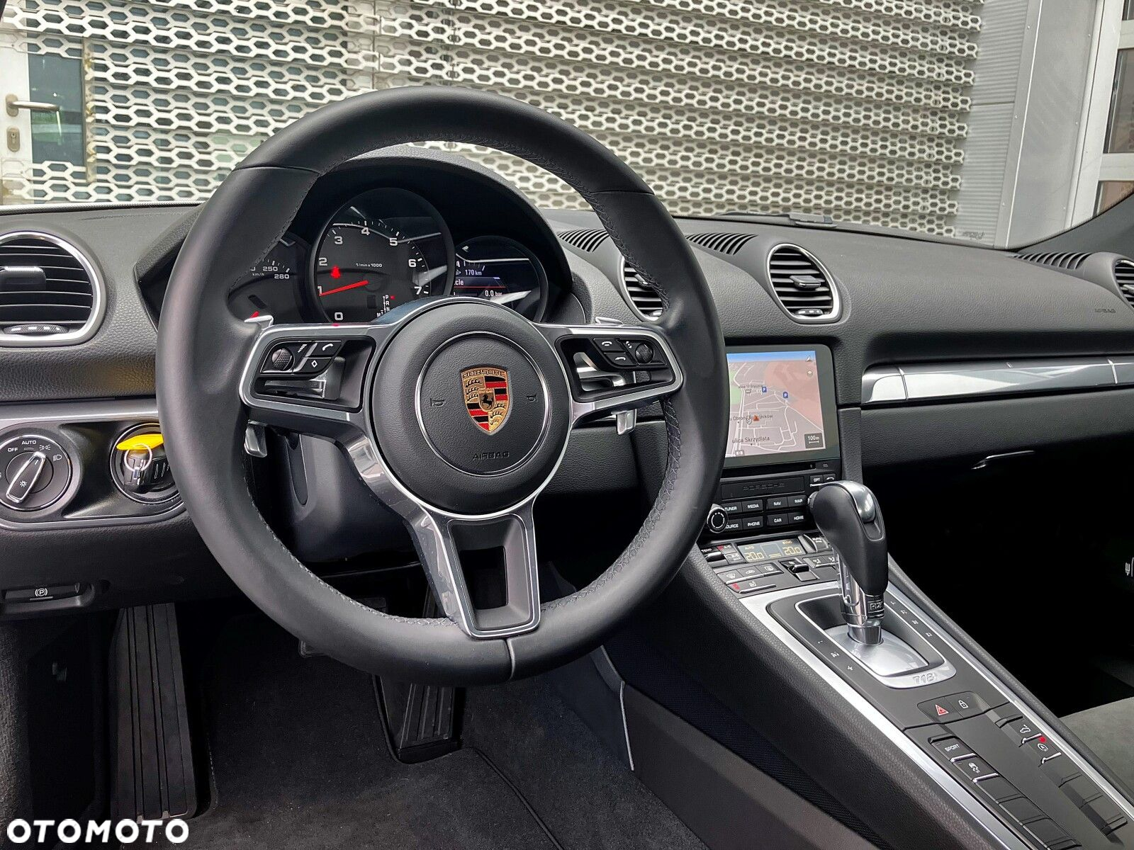 Porsche 718 Cayman - 19
