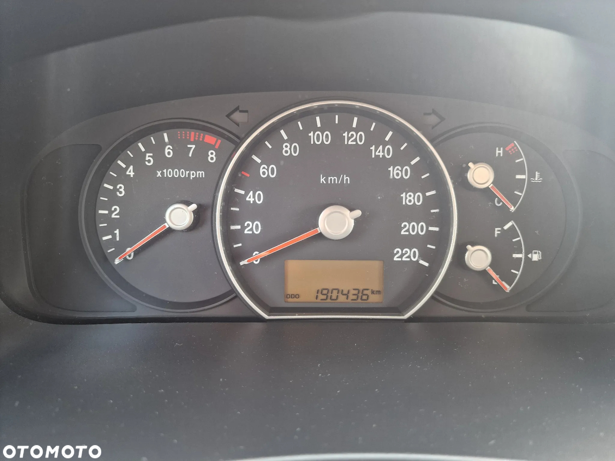 Kia Carens 2.0 CVVT Spirit - 10