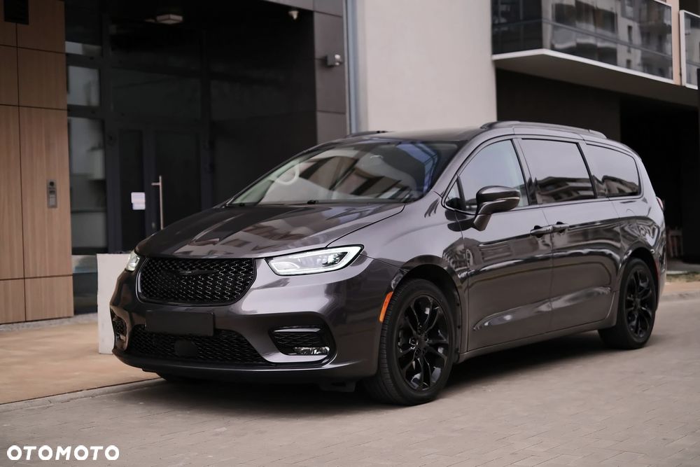 Chrysler Pacifica - 5