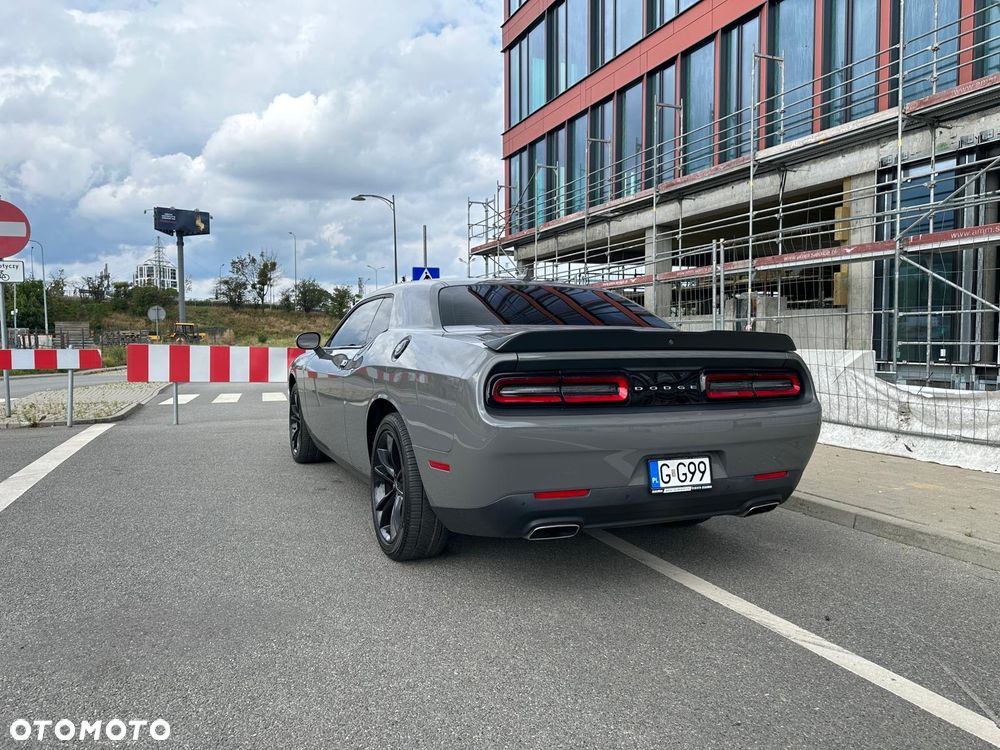 Dodge Challenger - 14