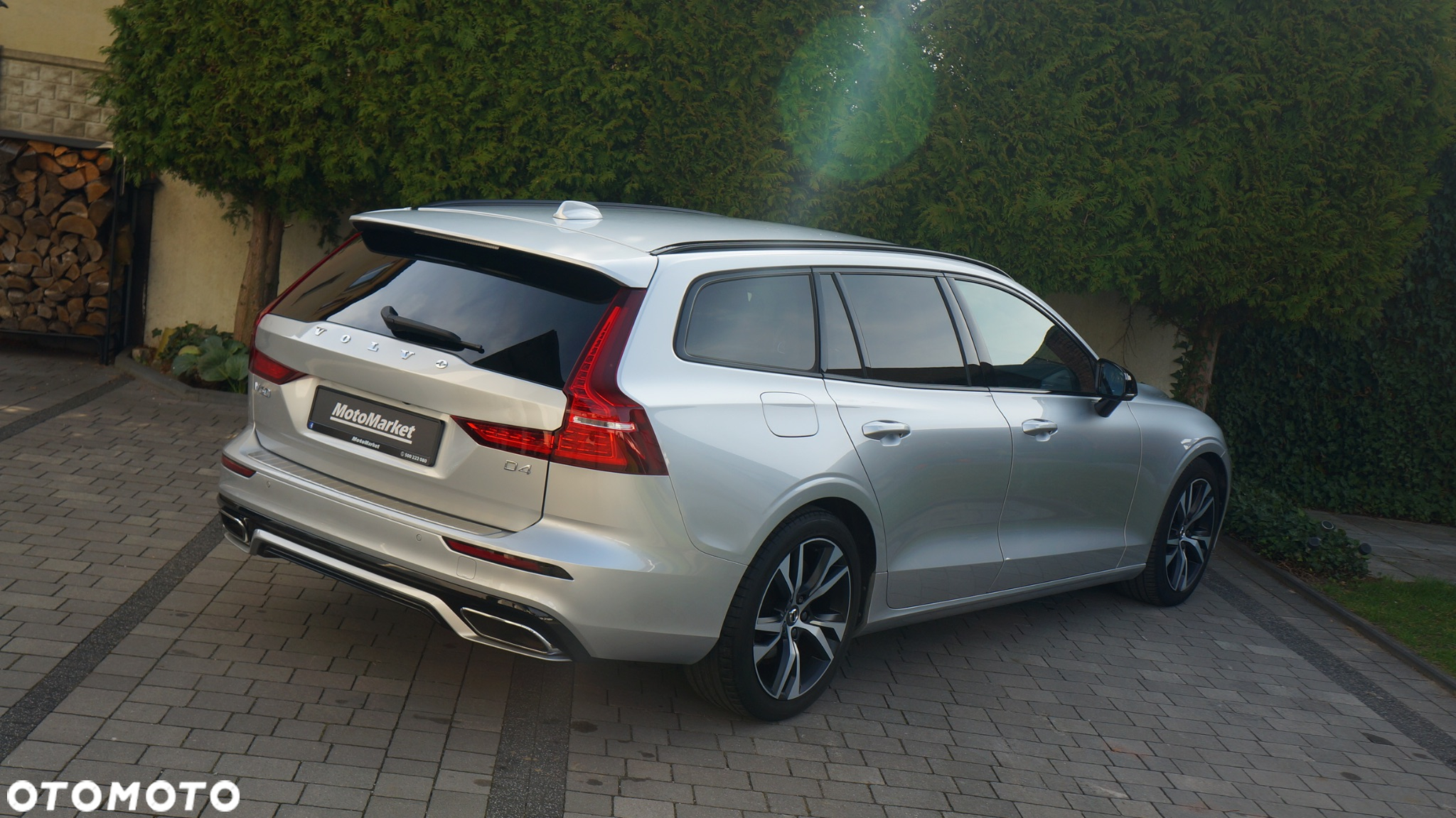 Volvo V60 D4 Geartronic R-Design - 15