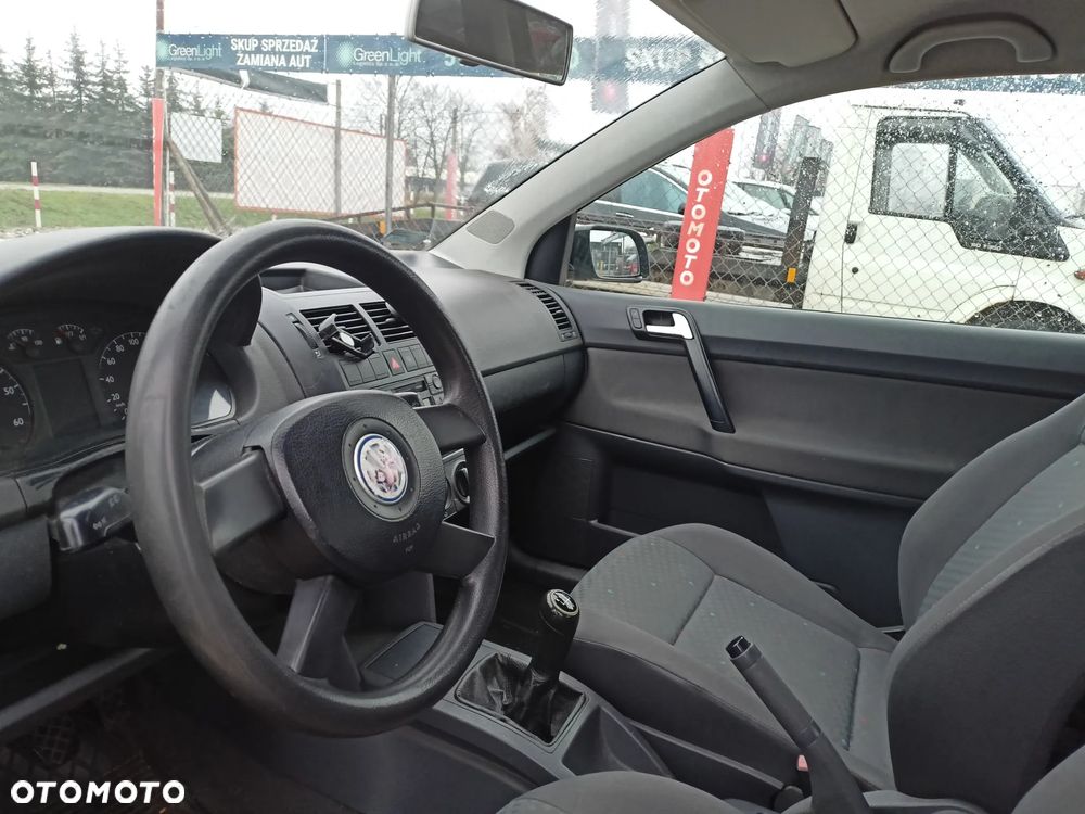 Volkswagen Polo - 7
