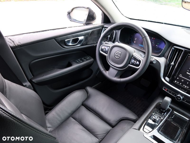 Volvo V60 T6 AWD Plug-In Hybrid Plus Dark - 15