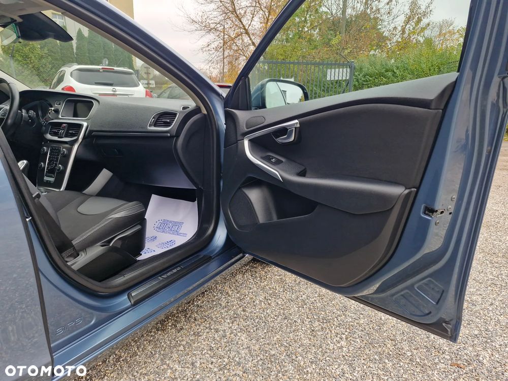 Volvo V40 D2 Momentum - 17