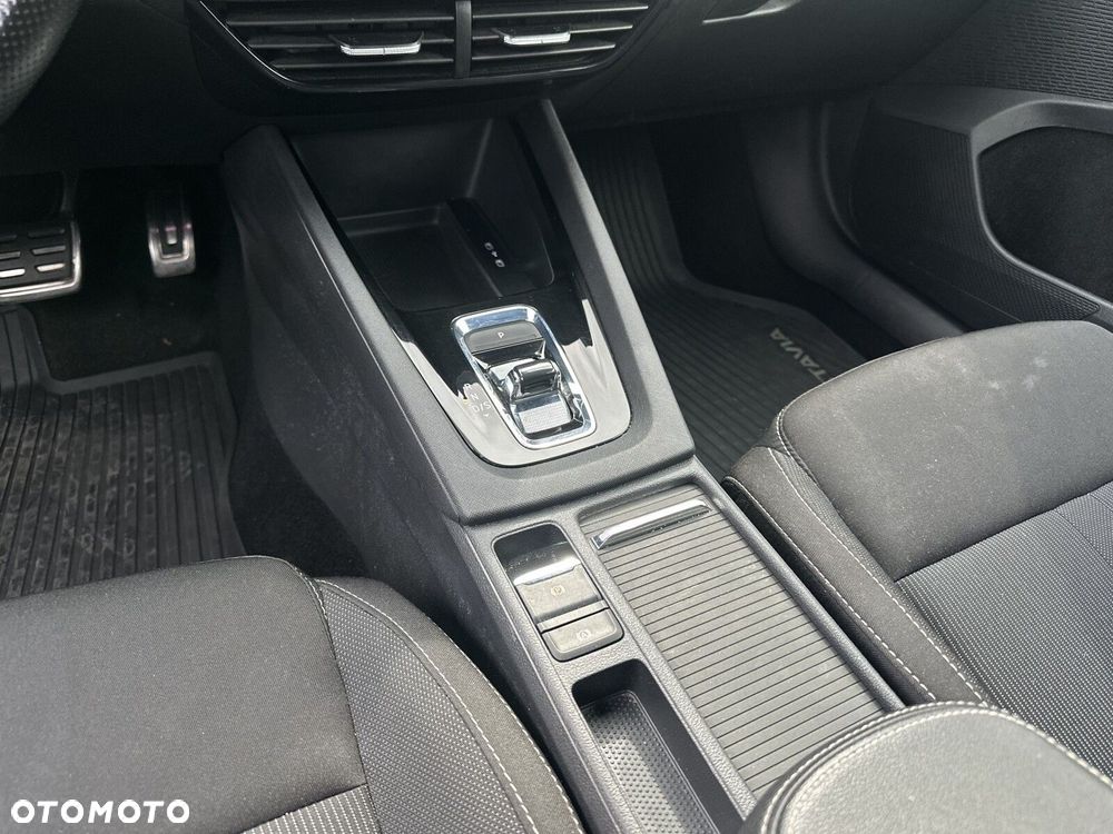 Skoda Octavia 2.0 TDI Sportline DSG - 24
