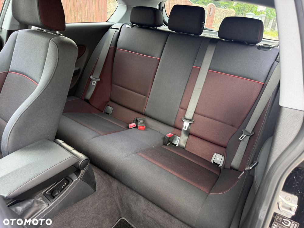 BMW Seria 1 118i - 26