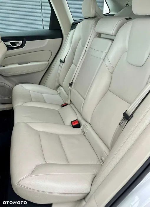 Volvo XC 60 D3 Momentum Pro - 7