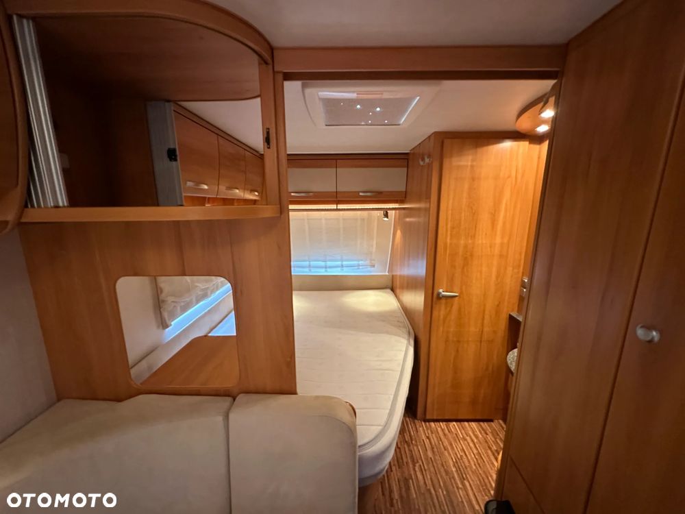 Hymer-Eriba 680 NOVA-GL z napędem, klimatyzacją i łóżkami piętrowymi. - 33