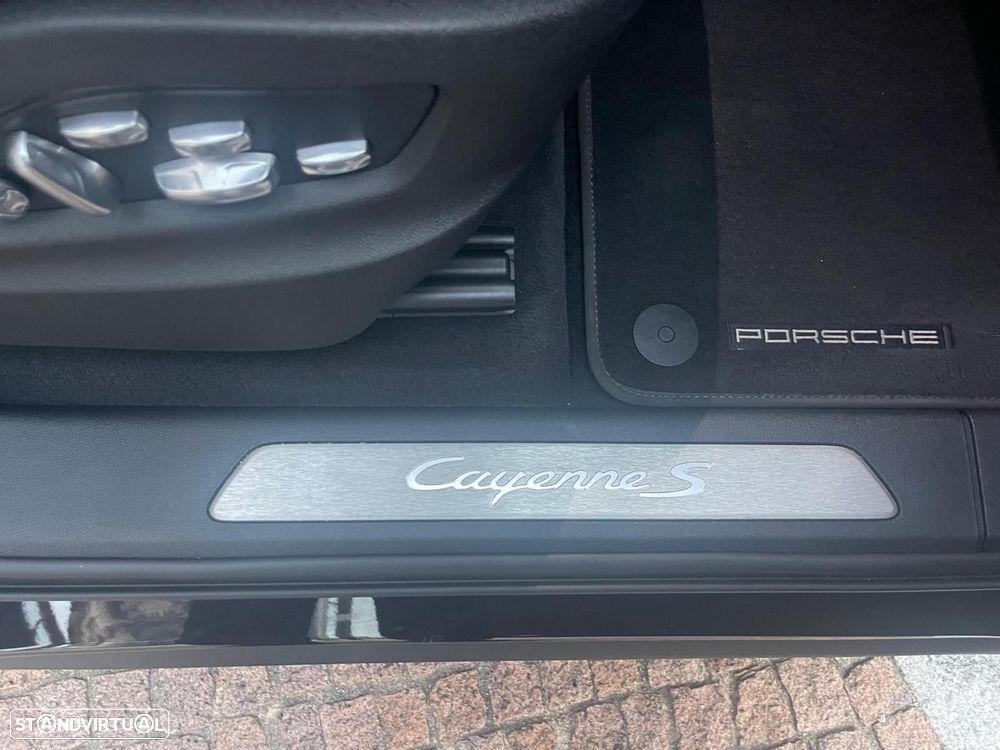 Porsche Cayenne S - 36