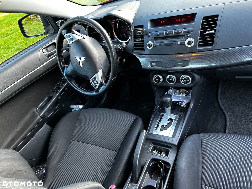 Mitsubishi Lancer - 16