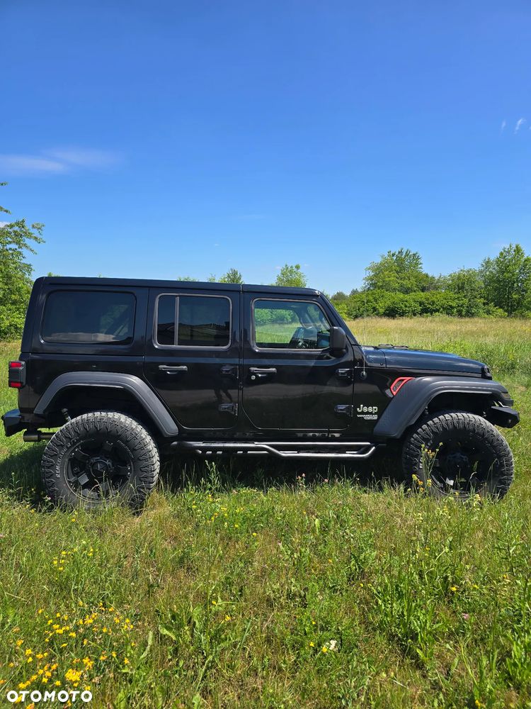 Jeep Wrangler - 5