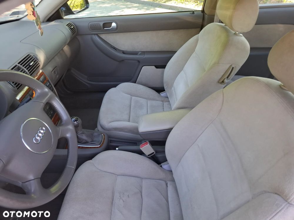 Audi A3 3-drzwiowe 1.6 Ambition - 9