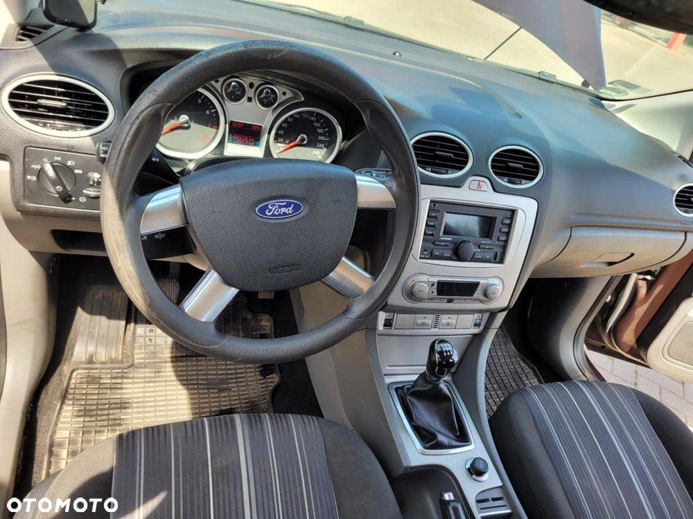 Ford Focus 1.8 Style - 18