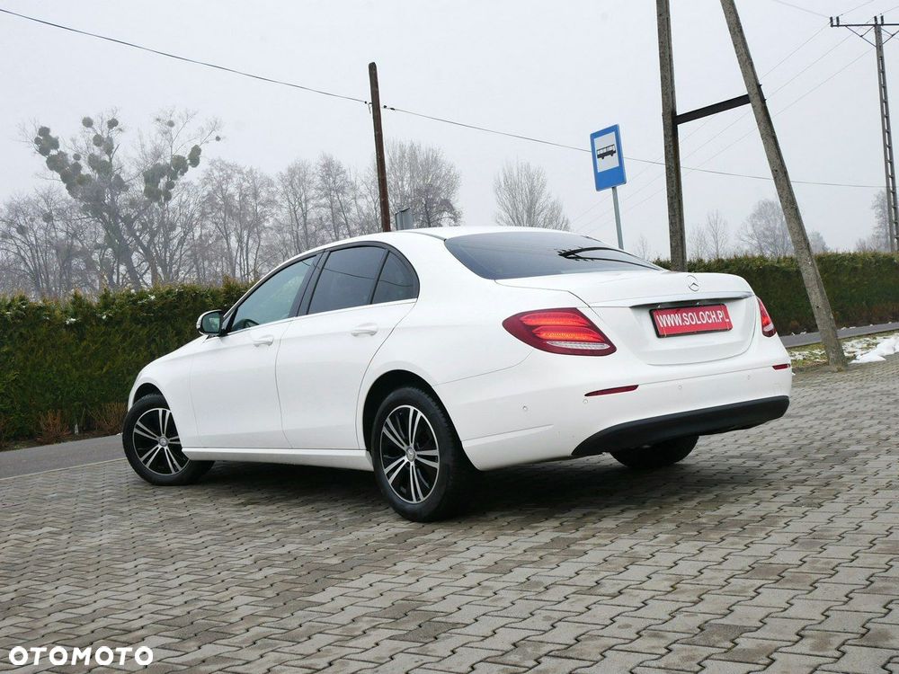 Mercedes-Benz Klasa E 220 d 9G-TRONIC - 11