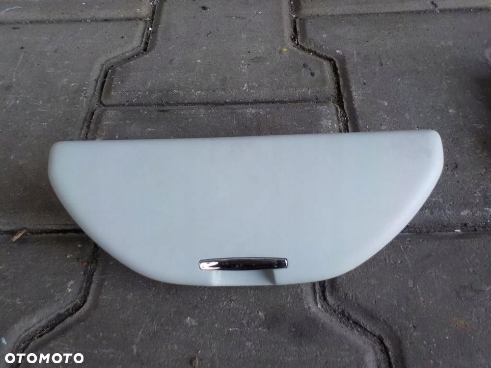 VW T5 UCHWYT SCHOWEK KIESZEŃ NA OKULARY - 2
