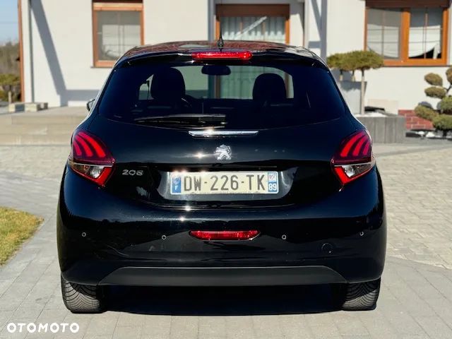 Peugeot 208 - 6