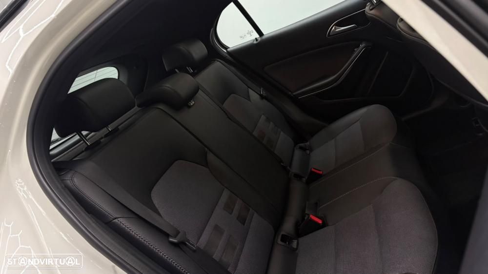 Mercedes-Benz GLA 180 (CDI) d 7G-DCT Urban - 28