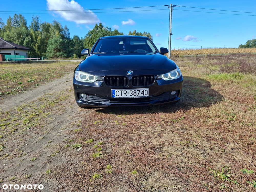 BMW Seria 3 318d Touring - 2