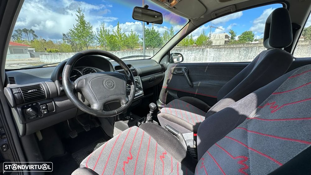 Opel Corsa 1.6 16V GSi - 12