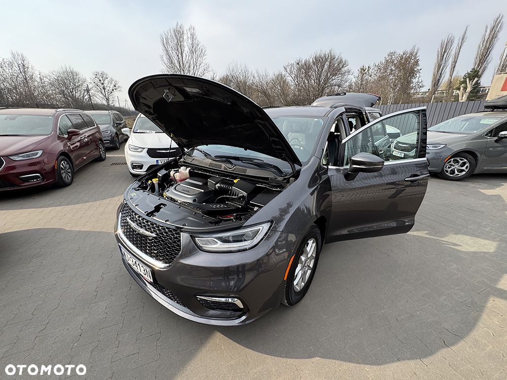 Chrysler Pacifica - 26