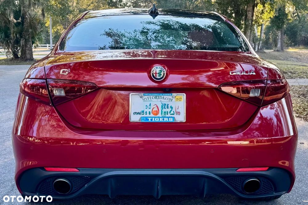 Alfa Romeo Giulia 2.0 Turbo 16V AT8-Q4 Ti - 8