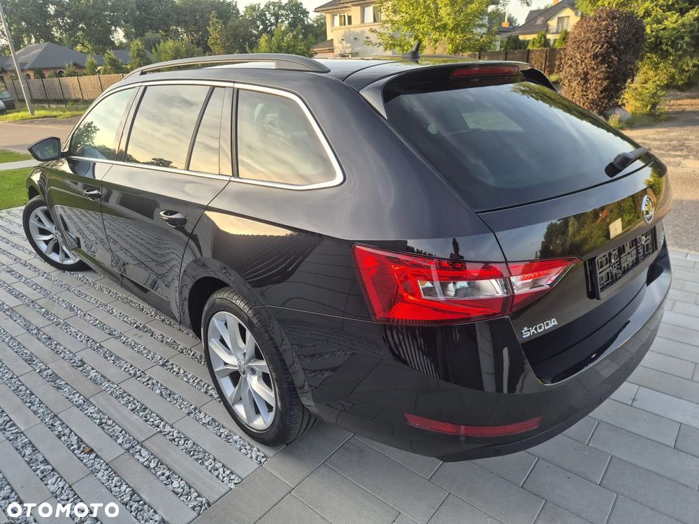Skoda Superb 2.0 TDI Premium Edition - 6