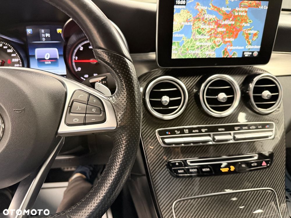 Mercedes-Benz GLC 250 d 4Matic 9G-TRONIC AMG Line - 22