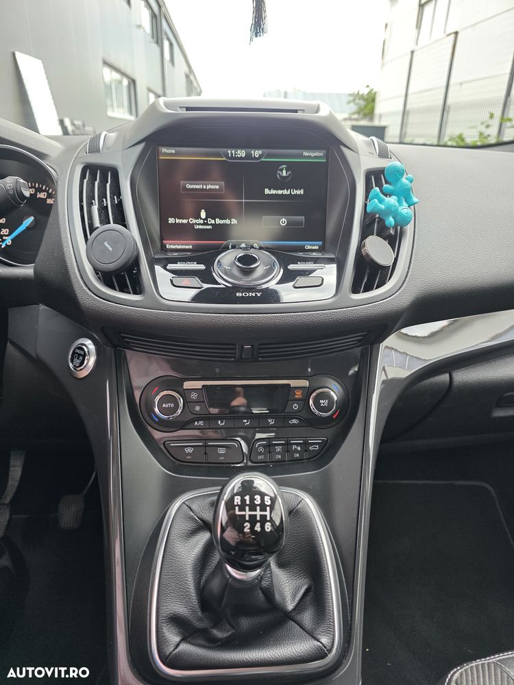 Ford Kuga 2.0 TDCi 2x4 Titanium - 10