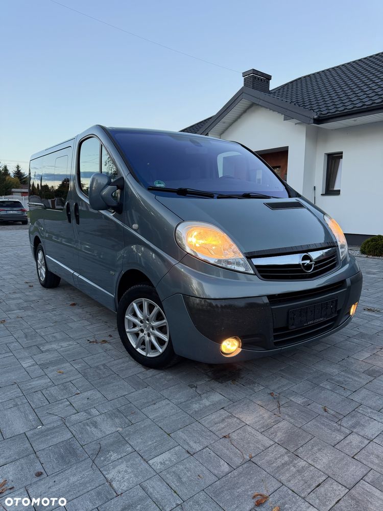 Opel Vivaro 2009 photo 2