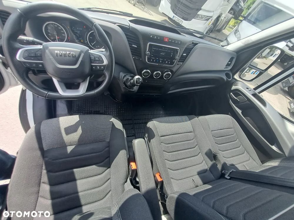 Iveco Daily | Plandeka + Winda 750kg | 3.0l 180KM | Full Led |  Krajowy | 8 EP | Firanka | - 12