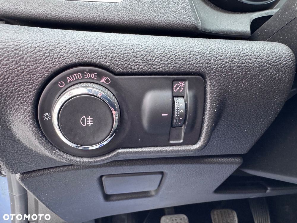 Opel Astra 1.4 Turbo Cosmo - 34