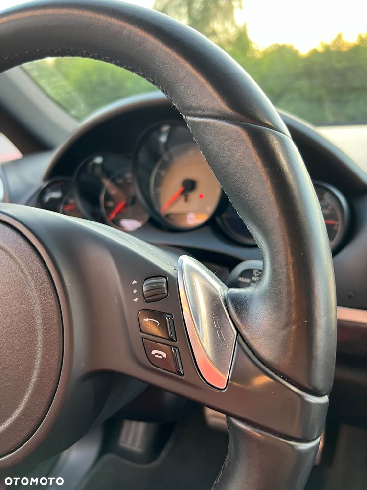 Porsche Cayenne - 16