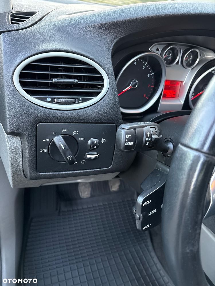 Ford Focus 1.6 Comfort - 19