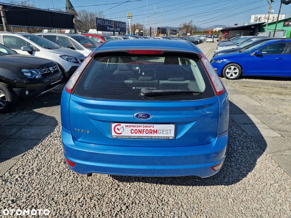 Ford Focus 1.6 Ghia - 10