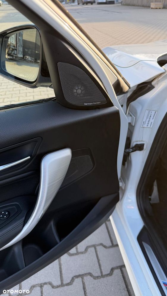 BMW Seria 1 125i GPF Advantage sport - 19