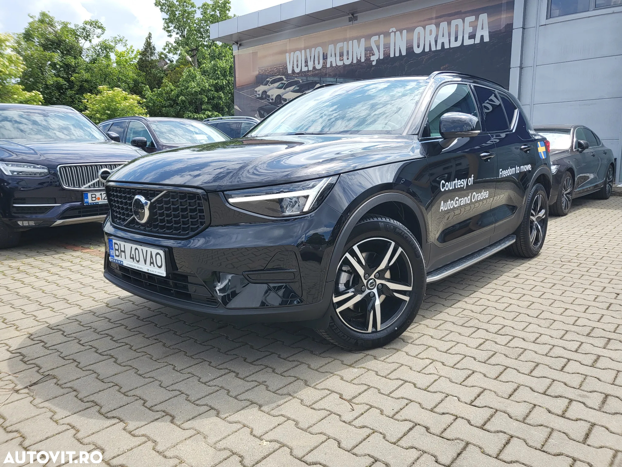 Volvo XC 40 B3 AT FWD MHEV Plus Dark - 3