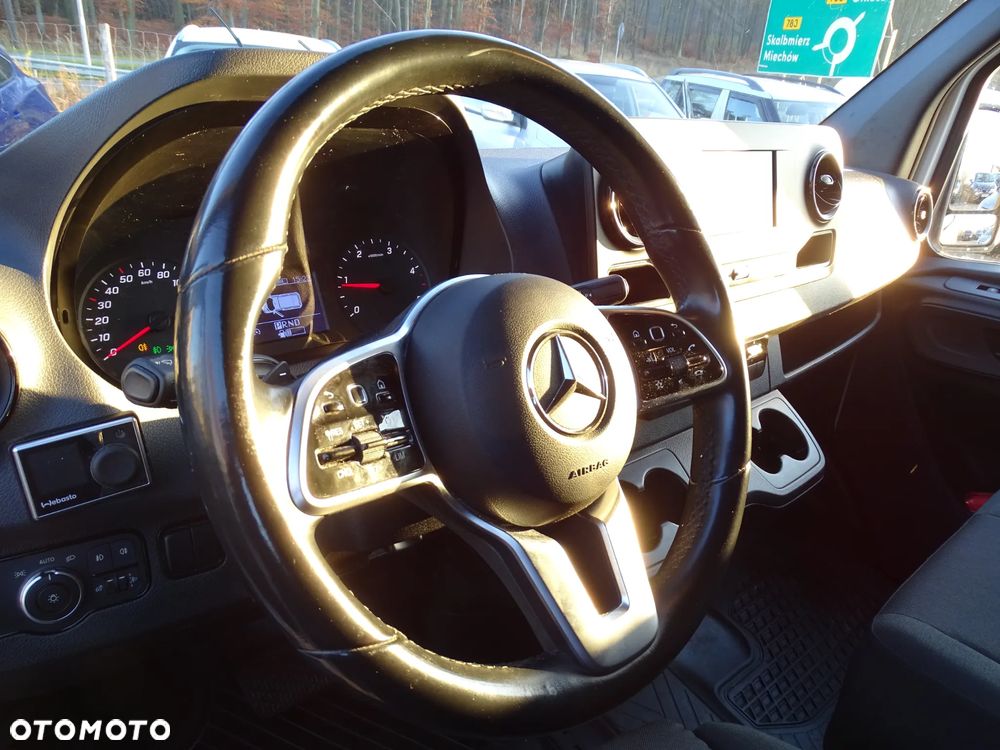 Mercedes-Benz SPRINTER - 24