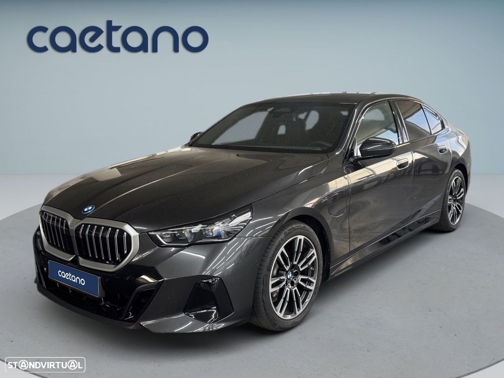 BMW 530 e Pack Desportivo M - 1