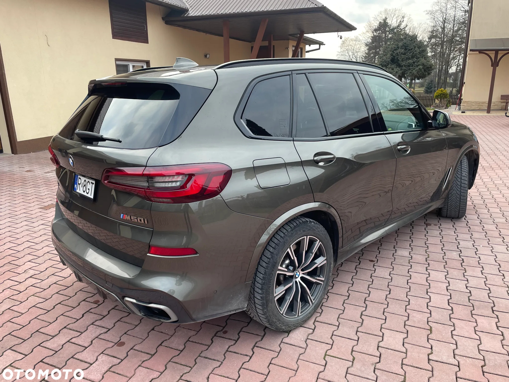 BMW X5 M M50i - 9