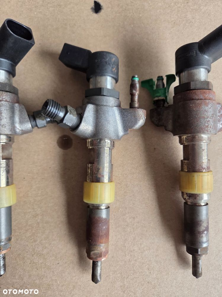 Wtryskiwacz wtryski wtrysk 1.6 E HDI Peugeot Citroen  9674973080 - 4