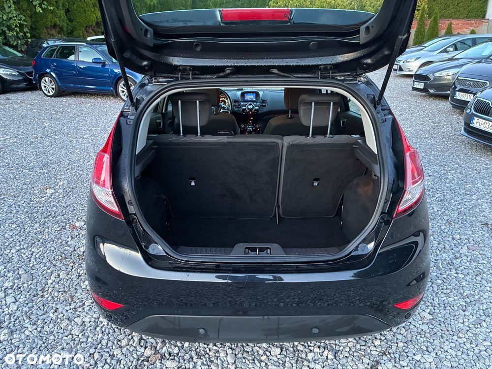 Ford Fiesta 1.6 TDCi DPF Titanium - 11